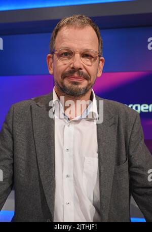 Köln, Deutschland. 30. August 2022. Sportjournalist Hajo Seppelt zu Gast in der ARD-Talkshow „Maischberger“ Quelle: Horst Galuschka/dpa/Horst Galuschka dpa/Alamy Live News Stockfoto