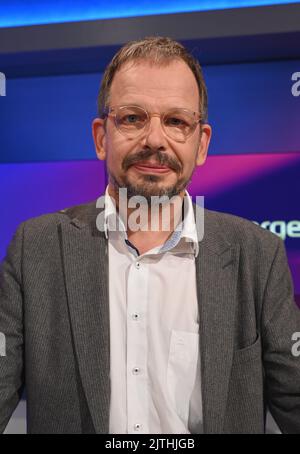 Köln, Deutschland. 30. August 2022. Sportjournalist Hajo Seppelt zu Gast in der ARD-Talkshow „Maischberger“ Quelle: Horst Galuschka/dpa/Horst Galuschka dpa/Alamy Live News Stockfoto