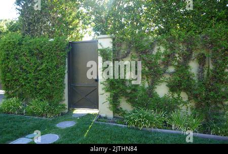 Encino California, USA 27. August 2022 Schauspieler Gary Coopers ehemaliges Haus/Haus in der 4723 White Oak Avenue am 27. August 2022 in Encino, California, USA. Foto von Barry King/Alamy Stockfoto Stockfoto