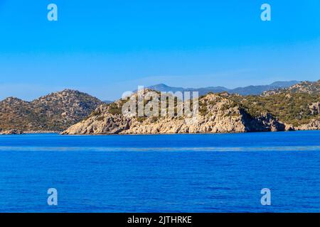Blick auf das Taurusgebirge und das Mittelmeer bei Demre, Provinz Antalya in der Türkei Stockfoto