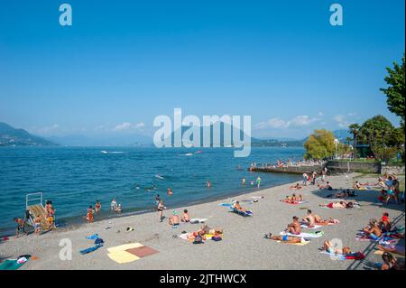 Strand am Lago Maggiore, Stresa, Piemont, Italien, Europa Stockfoto