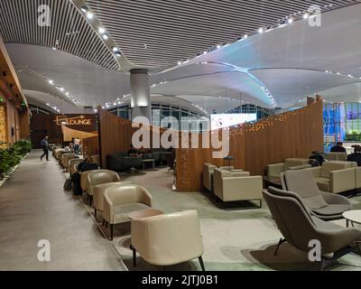 Sitzbereich in der Business Lounge des Flughafens Istanbul. Stockfoto