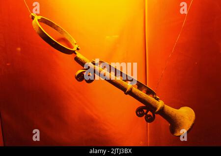 Ausstellungen im Foltermuseum, Bloemenmarkt, Amsterdam. Stockfoto