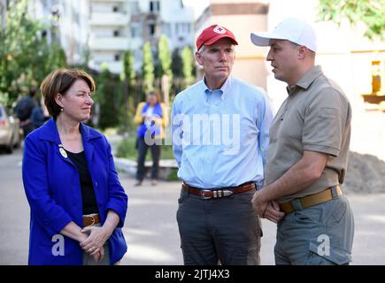 Nicht exklusiv: IRPIN, UKRAINE - 30. AUGUST 2022 - Mitglied des Senats Ukraine Caucus Amy Klobuchar und Co-Vorsitzende des Senats Ukraine Caucus und memb Stockfoto