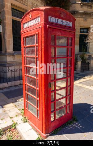 Traditionelle britische Telefonzelle in Mdina, Malta Stockfoto