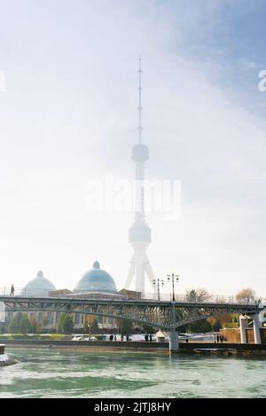 Taschkent. Usbekistan. November 2021. Taschkent Fernsehturm Stockfoto