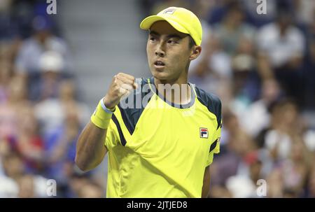 Rinky Hijikata aus Australien während des 2. Tages der US Open 2022, 4. Grand Slam Tennisturnier der Saison am 30. August 2022 im USTA National Tennis Center in New York, USA - Foto: Jean Catuffe/DPPI/LiveMedia Stockfoto