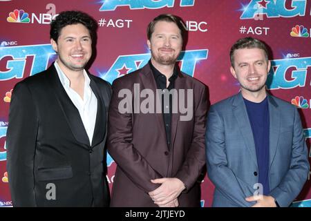 Pasadena, USA. 30. August 2022. Metaphysik bei der America's Got Talent Saison 17 - Live Show Red Carpet im Pasadena Sheraton Hotel am 30. August 2022 in Pasadena, CA (Foto von Katrina Jordan/Sipa USA) Quelle: SIPA USA/Alamy Live News Stockfoto