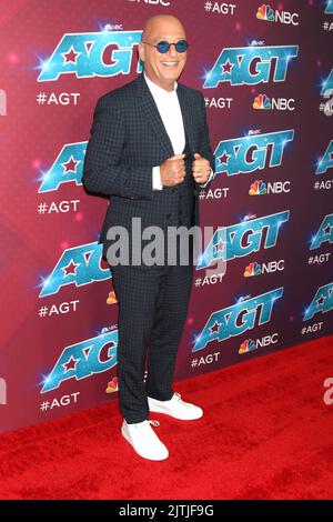 Howie Mandel bei der America's Got Talent Saison 17 - Live Show Red Carpet im Pasadena Sheraton Hotel am 30. August 2022 in Pasadena, CA (Foto: Katrina Jordan/Sipa USA) Stockfoto