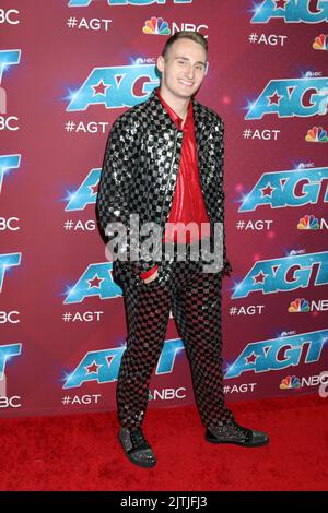 Pasadena, USA. 30. August 2022. Jannick Holste bei der America's Got Talent Saison 17 - Live Show Red Carpet im Pasadena Sheraton Hotel am 30. August 2022 in Pasadena, CA (Foto von Katrina Jordan/Sipa USA) Quelle: SIPA USA/Alamy Live News Stockfoto