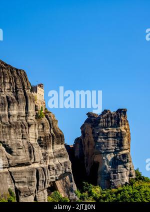 Blick auf das Kloster von Varlaam, Meteora, Thessalien, Griechenland Stockfoto