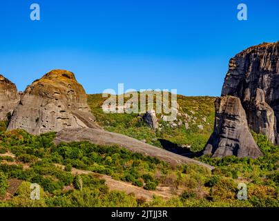 Blick auf das Kloster von Rousanou, Meteora, Thessalien, Griechenland Stockfoto