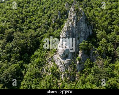 Geformter Kopf des Decebal Dacian King, auf dem Weg der Donau Stockfoto