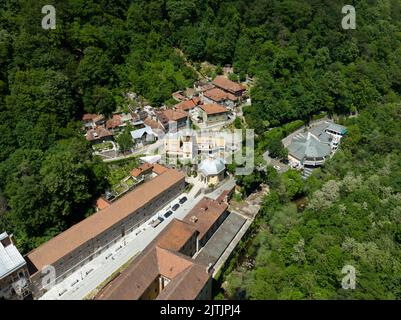 Blick vom Baile Herculane, Rumänien - einem der beliebten Balnear Resorts in Rumänien Stockfoto