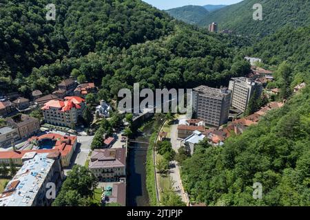 Blick auf die Hotels von Baile Herculane, Rumänien Stockfoto