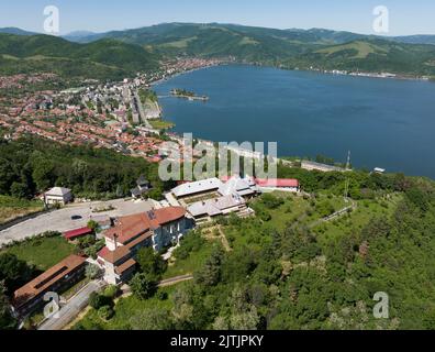 Kloster St. Ana von Orsova, Rumänien - spektakuläre Aussicht auf die Donau Stockfoto