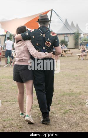 Peter Doherty und Frau Katia De Vidas Backstage beim Victorious Festival 2022 Stockfoto