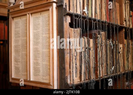 Verkettete Bücher in der verketteten Bibliothek, Hereford Cathedral, Hereford, England Stockfoto