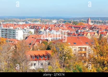 Wohnhäuser Dächer im Herbst . Nürnberg Deutschland in der Herbstsaison Stockfoto