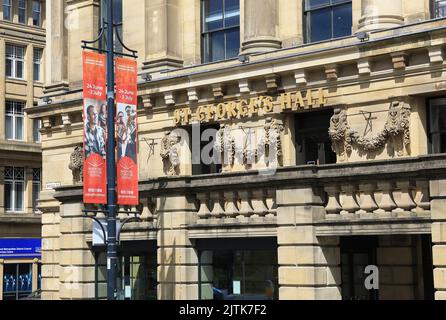 Die großartige St. George's Hall, erbaut 1851-53, das 1. große öffentliche Gebäude von Lockwood & Mawson. Ein Konzert- und Konferenzsaal in der Stadt Bradford. Stockfoto