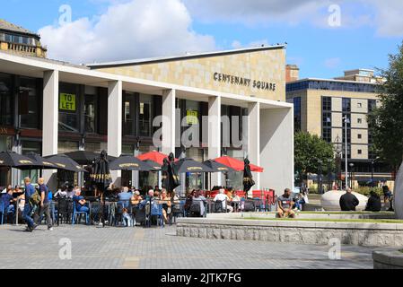 Centenary Square, am City Park, einem regenerierten Stadtpark, im Zentrum der Stadt Bradford, West Yorkshire, Großbritannien Stockfoto