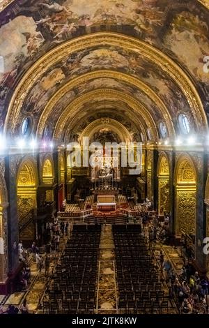 Valletta, Malta, 22. Mai 2022: Goldenes Innere der St. John's Co-Cathedral Stockfoto