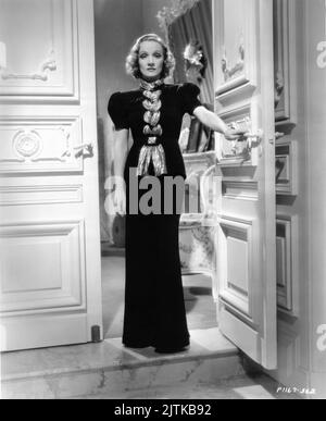 MARLENE DIETRICH in ANGEL 1937 der Regisseur ERNST LUBITSCH kostümiert Travis Banton Paramount Picters Stockfoto