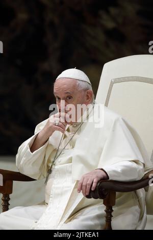 Vatikanstadt, Heiliger Stuhl. 31. August 2022. PAPST FRANZISKUS bei seiner Generalaudienz am Mittwoch im Vatikan. (Bild: © Evandro Inetti/ZUMA Press Wire) Stockfoto