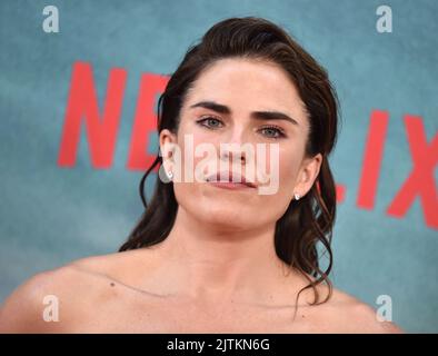 Karla Souza bei der Premiere von Netflix ‘Day Shift’ in Los Angeles am