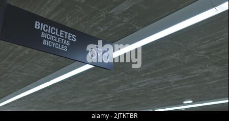 Detail eines Parkschildes für Fahrräder und Motorräder auf einem öffentlichen Parkplatz Stockfoto
