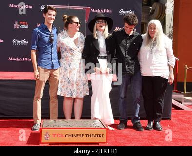 Jordan White, Dexter Keaton, Diane Keaton, Duke Keaton und Dorrie Hall bei der Ankunft zur Hand- und Fußabdruckzeremonie von Diane Keaton, die am 11. August 2022 im TCL Chinese Theatre stattfand Hollywood, Kalifornien © Janet Gough / AFF-USA.com Stockfoto