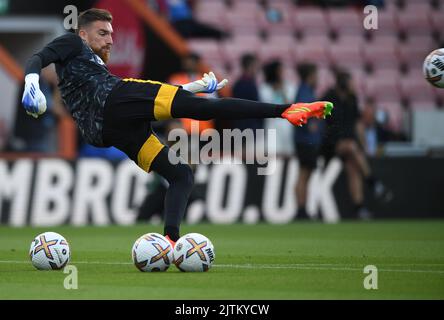 31.. August 2022; Vitality Stadium, Boscombe, Dorset, England: Premiership Football, AFC Bournemouth gegen Wolverhampton Wanderers: Jose Sa von Wolverhampton Wanderers wärmt sich auf Stockfoto