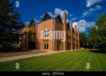 Die Neue Bibliothek am Magdalene College, Teil der Cambridge University. Architekt Niall McLaughlin Architects 2022, nominiert für den Stirling-Preis 2022. Stockfoto