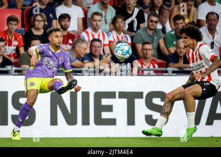 EINDHOVEN, NIEDERLANDE - 31. AUGUST: Dean James vom FC Volendam beim niederländischen Eredivisie-Spiel zwischen PSV und FC Volendam am 31. August 2022 im Philips Stadion in Eindhoven, Niederlande (Foto: Broer van den Boom/Orange Picters) Stockfoto