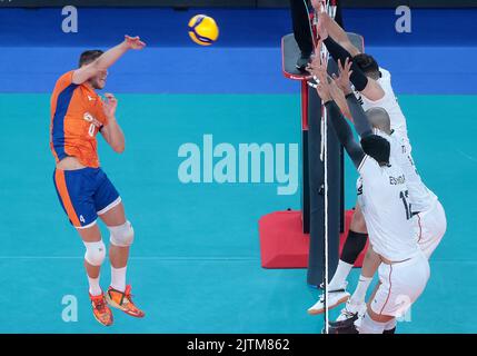 LJUBLJANA, SLOWENIEN - 31. AUGUST: Niederländische Spieler im Einsatz während der Volleyball-Weltmeisterschaft der Männer - Pool F - Vorbereitungsphase-Spiel zwischen den Niederlanden und dem Iran in der Arena Stozice am 31. August 2022 in Ljubljana, Slowenien (Foto: Borut Zivulovic/BSR Agency) Stockfoto