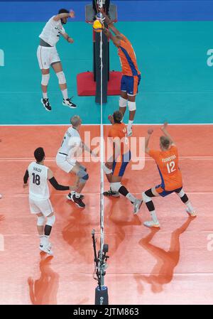 LJUBLJANA, SLOWENIEN - 31. AUGUST: Niederländische Spieler im Einsatz während der Volleyball-Weltmeisterschaft der Männer - Pool F - Vorbereitungsphase-Spiel zwischen den Niederlanden und dem Iran in der Arena Stozice am 31. August 2022 in Ljubljana, Slowenien (Foto: Borut Zivulovic/BSR Agency) Stockfoto