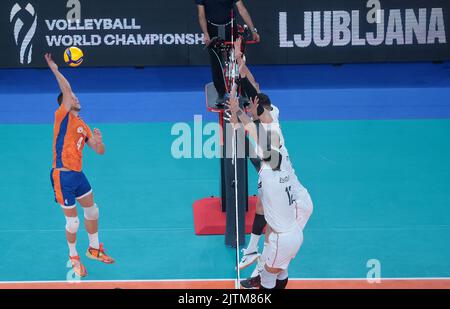 LJUBLJANA, SLOWENIEN - 31. AUGUST: Niederländische Spieler im Einsatz während der Volleyball-Weltmeisterschaft der Männer - Pool F - Vorbereitungsphase-Spiel zwischen den Niederlanden und dem Iran in der Arena Stozice am 31. August 2022 in Ljubljana, Slowenien (Foto: Borut Zivulovic/BSR Agency) Stockfoto