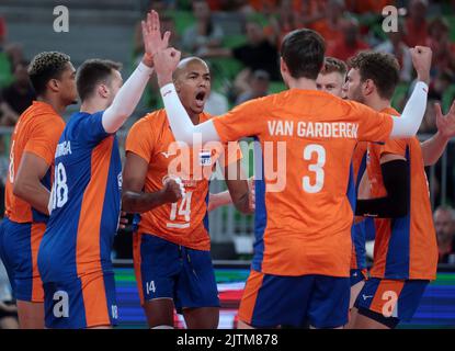 LJUBLJANA, SLOWENIEN - 31. AUGUST: Niederländische Spieler feiern während der Volleyball-Weltmeisterschaft der Männer - Pool F - Vorbereitungsphase-Spiel zwischen den Niederlanden und dem Iran in der Arena Stozice am 31. August 2022 in Ljubljana, Slowenien (Foto: Borut Zivulovic/BSR Agency) Stockfoto