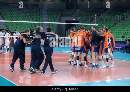 LJUBLJANA, SLOWENIEN - 31. AUGUST: Die Spieler der Niederlande feiern während der Volleyball-Weltmeisterschaft der Männer - Pool F - Vorbereitungsphase-Spiel zwischen den Niederlanden und dem Iran in der Arena Stozice am 31. August 2022 in Ljubljana, Slowenien (Foto: Borut Zivulovic/BSR Agency) Stockfoto