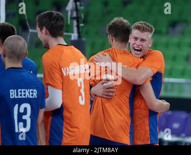 LJUBLJANA, SLOWENIEN - 31. AUGUST: Die Spieler der Niederlande feiern während der Volleyball-Weltmeisterschaft der Männer - Pool F - Vorbereitungsphase-Spiel zwischen den Niederlanden und dem Iran in der Arena Stozice am 31. August 2022 in Ljubljana, Slowenien (Foto: Borut Zivulovic/BSR Agency) Stockfoto