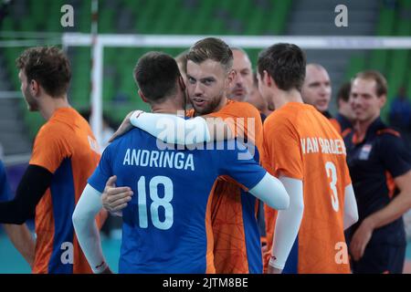 LJUBLJANA, SLOWENIEN - 31. AUGUST: Die Spieler der Niederlande feiern während der Volleyball-Weltmeisterschaft der Männer - Pool F - Vorbereitungsphase-Spiel zwischen den Niederlanden und dem Iran in der Arena Stozice am 31. August 2022 in Ljubljana, Slowenien (Foto: Borut Zivulovic/BSR Agency) Stockfoto