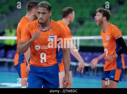 LJUBLJANA, SLOWENIEN - 31. AUGUST: Die Spieler der Niederlande feiern während der Volleyball-Weltmeisterschaft der Männer - Pool F - Vorbereitungsphase-Spiel zwischen den Niederlanden und dem Iran in der Arena Stozice am 31. August 2022 in Ljubljana, Slowenien (Foto: Borut Zivulovic/BSR Agency) Stockfoto