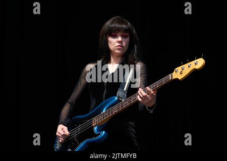 PORTSMOUTH, HAMPSHIRE, Großbritannien – 26 2022. AUGUST: Die Indie Rock Band Primal Scream eröffnet das Victorious Music Festival auf Southsea Common. Stockfoto