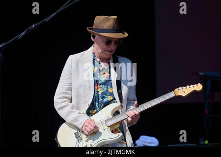 PORTSMOUTH, HAMPSHIRE, Großbritannien – 26 2022. AUGUST: Die Indie Rock Band Primal Scream eröffnet das Victorious Music Festival auf Southsea Common. Stockfoto