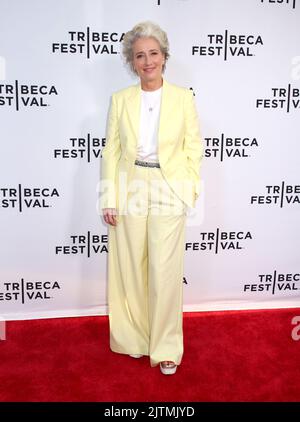 Emma Thompson beim Tribeca Film Festival - 'Good luck to you, Leo Grande' Premiere im SVA Theater am 15. Juni 2022 in New York City, NY ©Steven Bergman/AFF-USA.COM Stockfoto