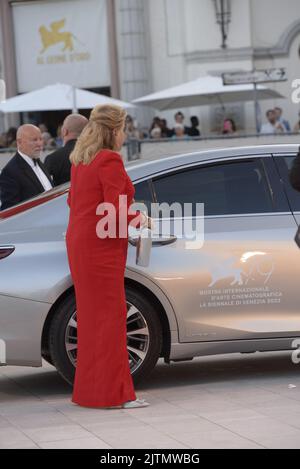 Catherine Deneuve, Leone D'Oro vom Filmfestival Venedig 79., La 79. Mostra Cinematografica di Venezia 2022, August 31., Venedig. FAMA © Fausto Marci Stockfoto