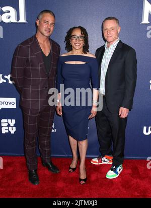 Taylor Kinney, S. Epatha Merkerson und Jason Beghe nahmen an der NBCUniversal 2022 im Vorfeld Teil, die am 16. Mai 2022 in New York City, NY, im Mandarin Oriental Hotel stattfand ©Steven Bergman/AFF-USA.COM Stockfoto