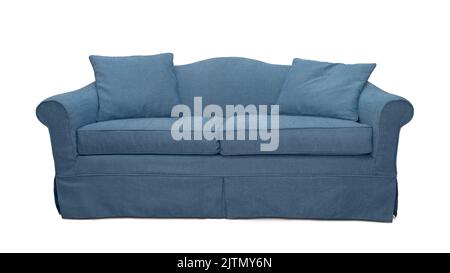 Marineblaues Sofa mit zwei Kissen isoliert auf weißem Hintergrund. Dunkelblaue Couch im klassischen Stil mit Polsterbezug Stockfoto