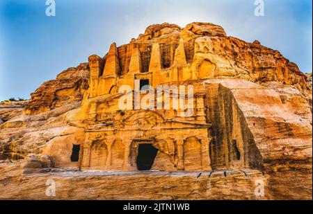 Gelbes Obelisken-Grab Bab el-siq Triclinium äußerer Siq Petra Jordan vor dem Eingang zu Petra. Stockfoto