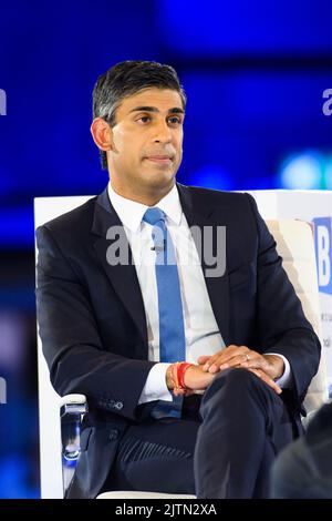 London, Großbritannien. 31. August 2022. Rishi Sunak während einer Hustings-Veranstaltung in der Wembley Arena, London, als Teil ihrer Kampagne, Vorsitzender der Konservativen Partei und nächster Premierminister zu sein. Bilddatum: Mittwoch, 31. August 2022. Bildnachweis sollte lauten: Matt Crossick/Empics/Alamy Live News Stockfoto